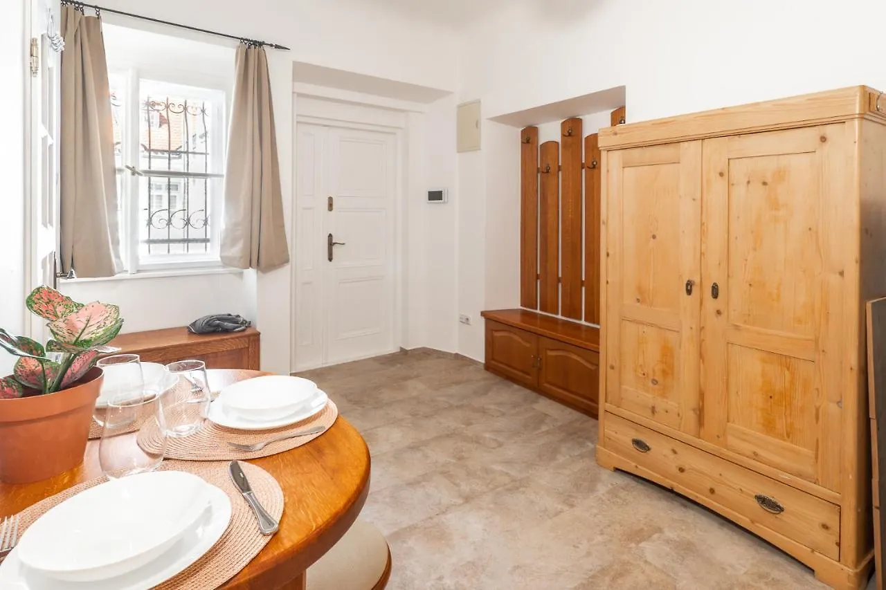 Charming Apartment In Lesser Town プラハ