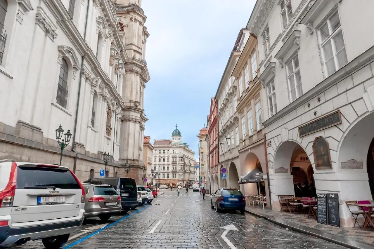 Charming Apartment In Lesser Town Prague